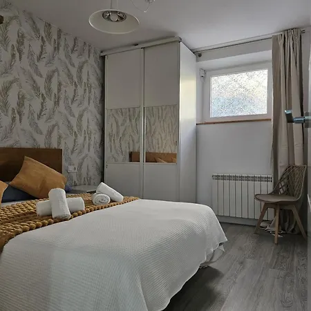 Nunez De Guzman By Aroom Vut-le-1629 Apartment